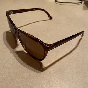 Electric Encelia’s sunglasses